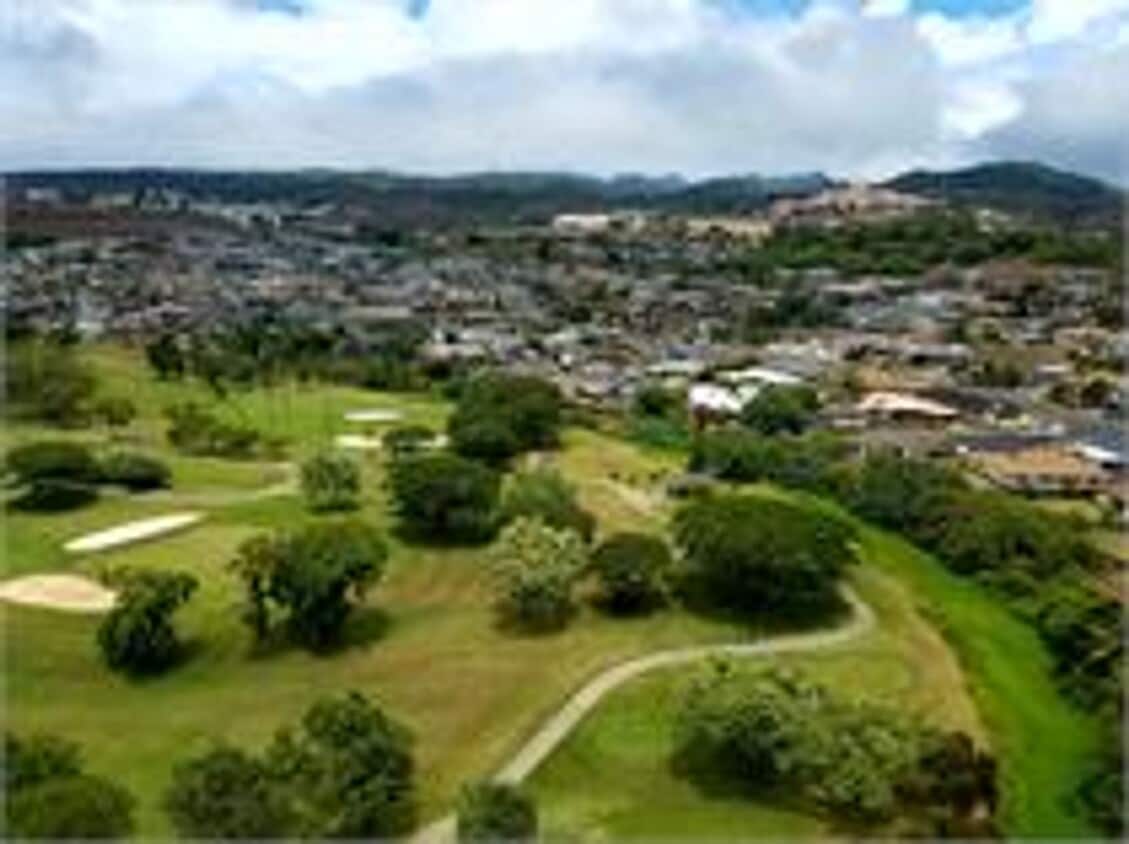 Primary Photo - Beautiful golf course views from this Salt Lake - Moanalua condo!