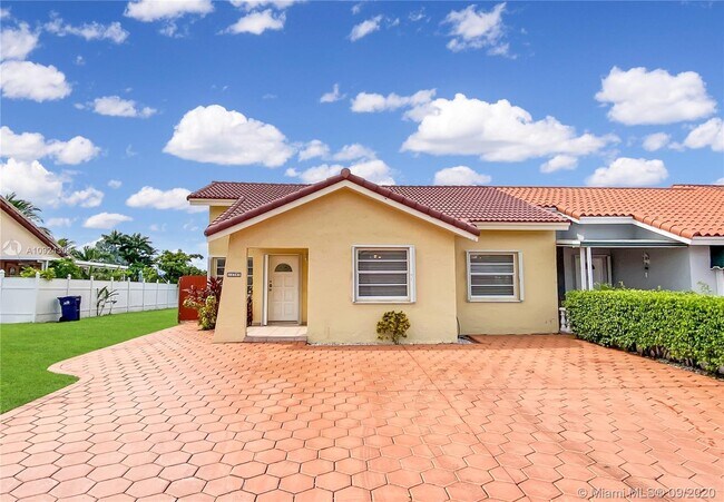 Foto del edificio - 14397 SW 45th Ter