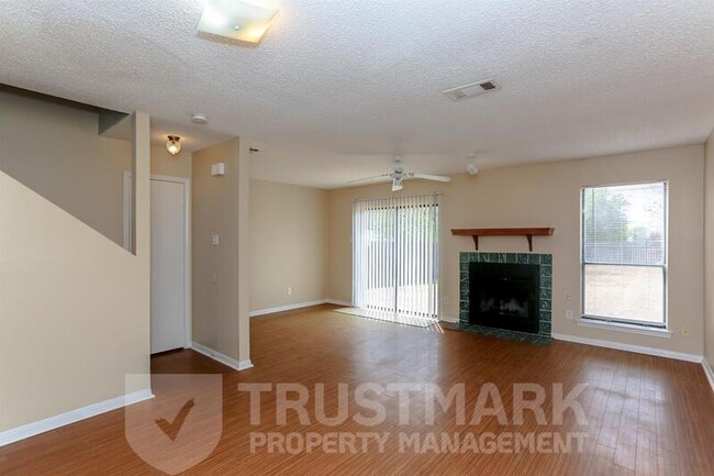 Building Photo - 4506 Lago Cir