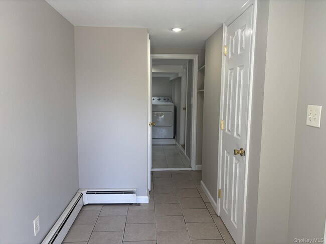 Foto del edificio - 245 Glenville Rd