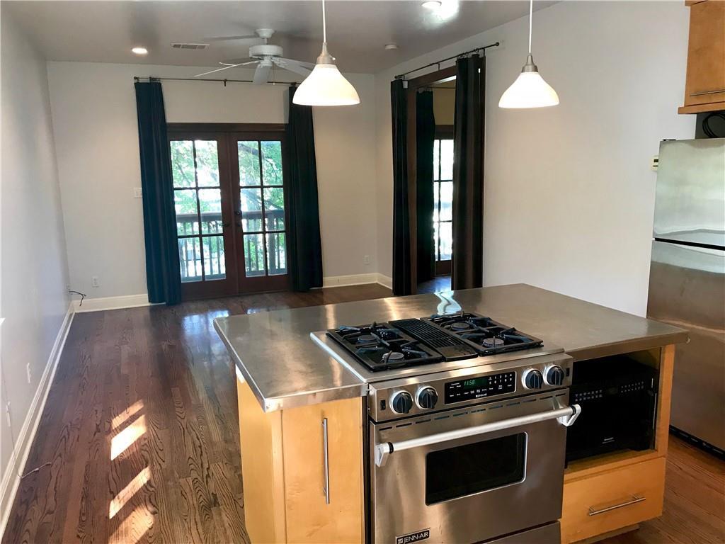 Foto principal - 915 E 39th St