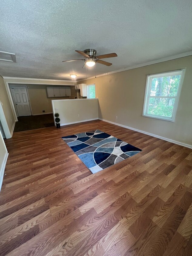 Primary Photo - 2 Bed House! DEPOSIT-FREE Renting option t...