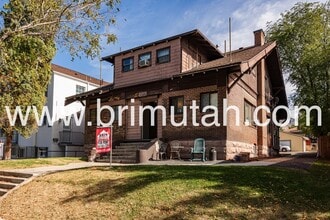 Building Photo - 305 Douglas St