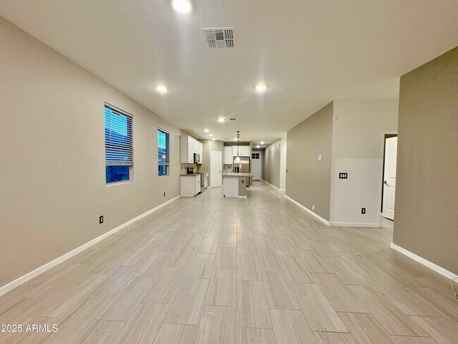 Foto del edificio - 1325 S 223rd Dr
