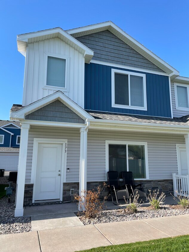 Primary Photo - 173 S Heath Ln