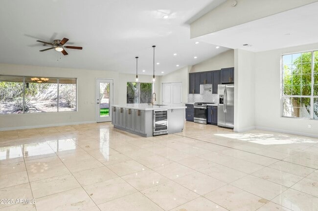 Building Photo - 6920 W Via Montoya Dr