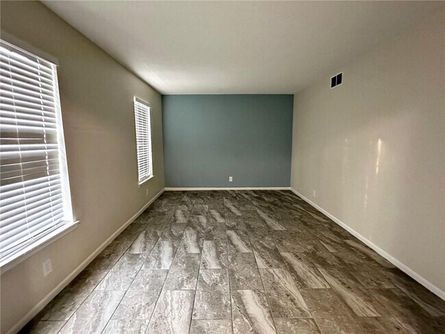 Foto del edificio - 4017 Cottage Hill Rd