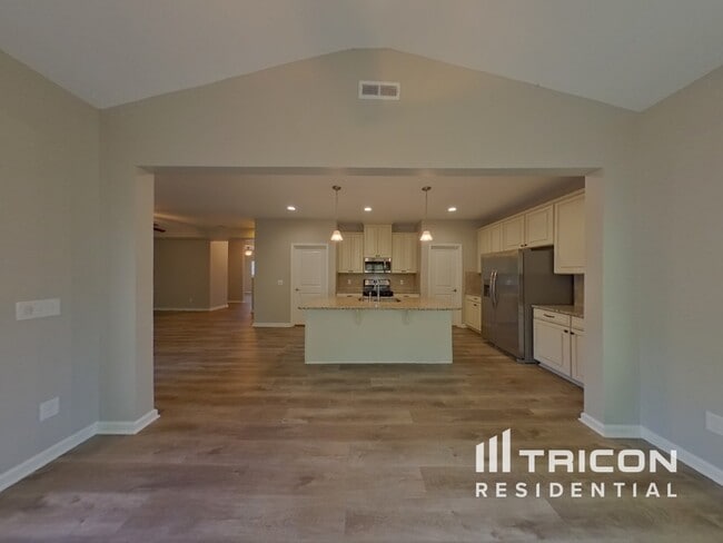 Building Photo - 20 Cane Hill Dr