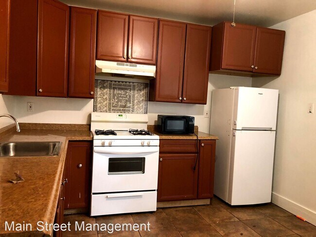 Building Photo - 3 br, 1 bath House - 818 Walnut Street