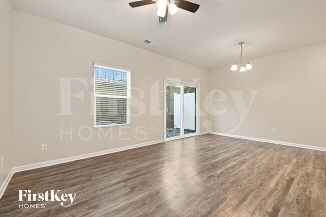 Foto del edificio - 10728 Rivergate Dr NW