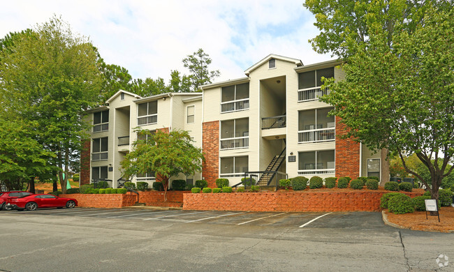 Building Photo - Landmark at Pine Court