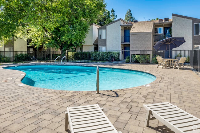 Pool - Alvarado Parkside Apartments
