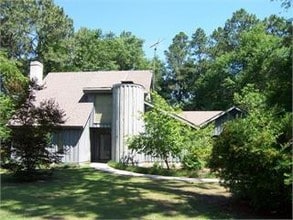 Building Photo - 119 Greenbriar Trail