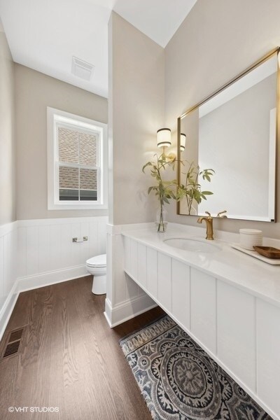 Foto del edificio - 5913 Flagg Creek Ln