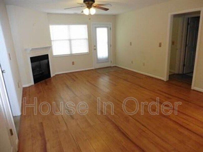 Foto del edificio - 104 Olde Covington Way