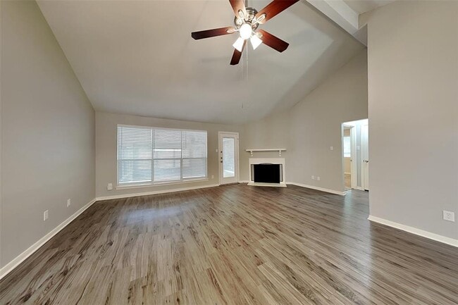 Building Photo - 2415 Pine Cone Dr