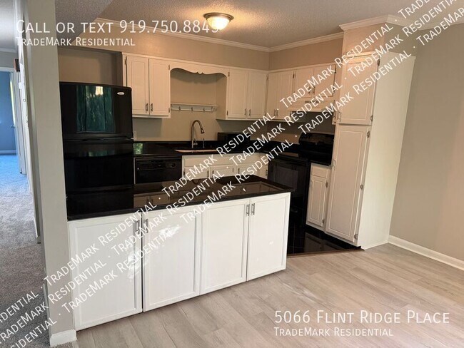 Foto del edificio - 5066 Flint Ridge Pl