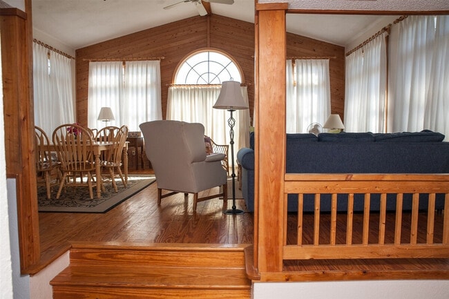 Building Photo - 40398 N Beachcomber Dr