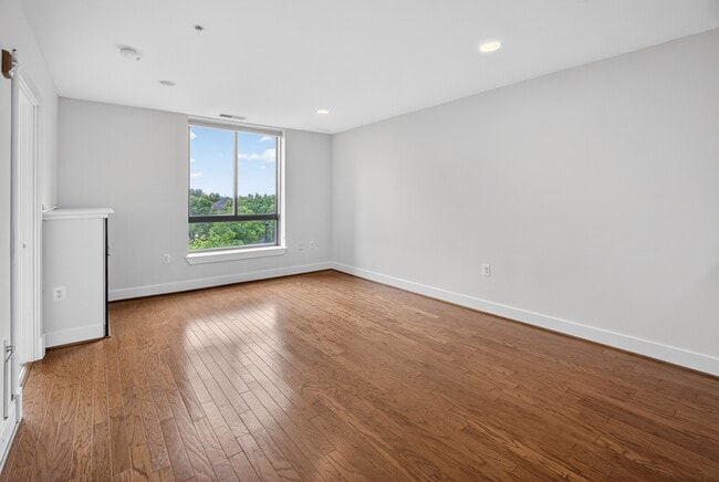 Building Photo - 1200 N Hartford St