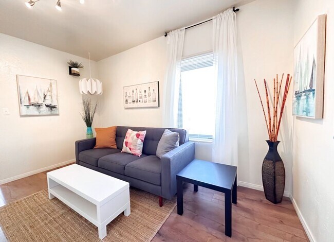 Building Photo - Little Italy 2 Bedroom 1 Bathroom Apartment