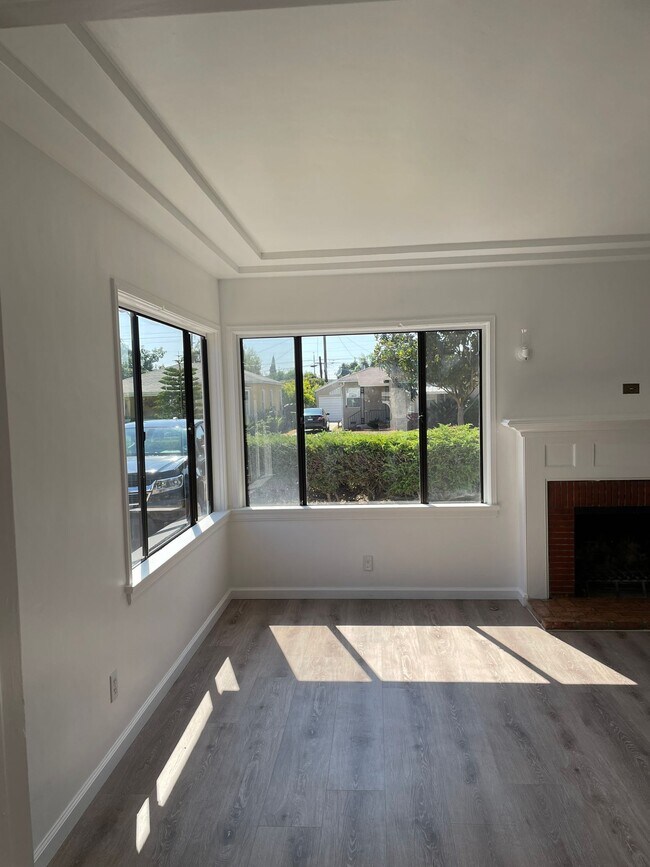 Building Photo - 10216 McNerney Ave