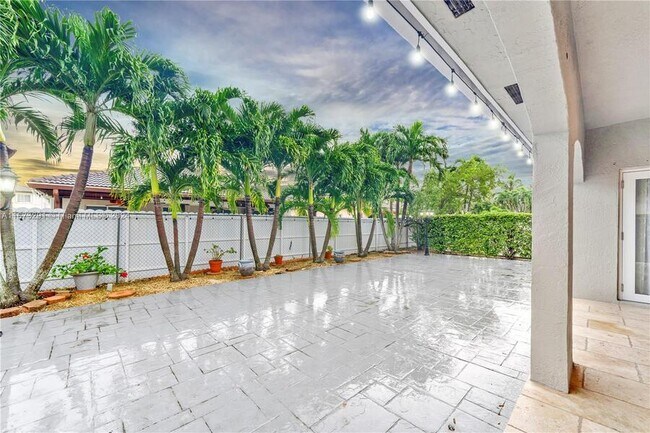 Foto del edificio - 2860 SW 144th Pl