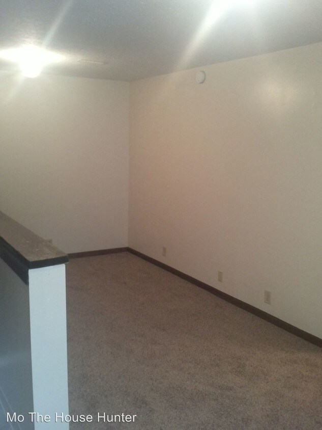 Building Photo - 1 br, 1 bath Apartment - 2937 W 10th St