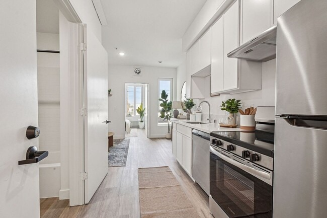 Interior Photo - LEASE UP