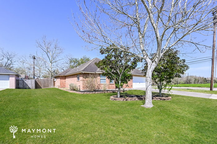 Building Photo - Elegant Brick Home in Pearland, TX