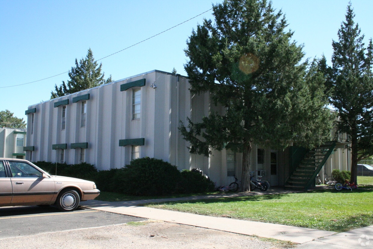Primary Photo - The Cedars on 2nd