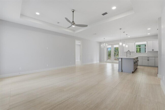 Foto del edificio - 5823 Burwin Ave