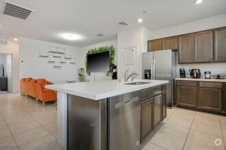 Building Photo - 611 Sedum Ave.