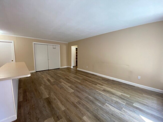 Building Photo - 123 Sewall Ave