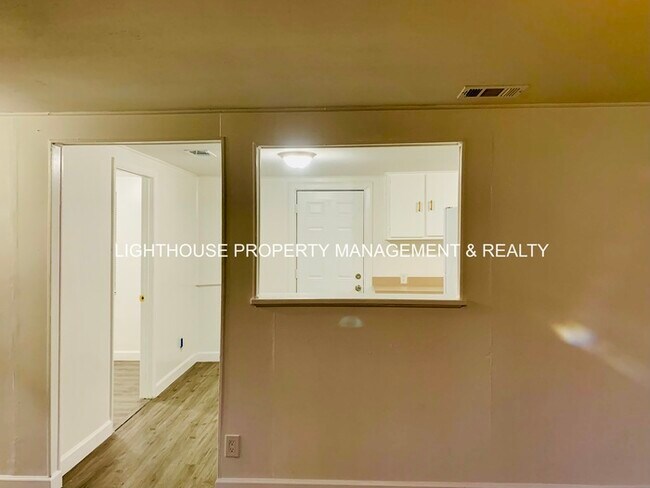 Foto del edificio - Beautiful Allendale Home With Large Fenced Yard