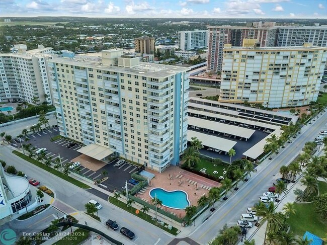 Foto del edificio - 305 N Pompano Beach Blvd