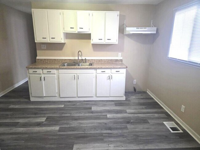 Photo - 247 S Randolph St Apartment