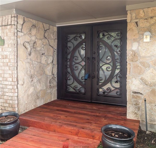 Building Photo - 3323 Brookhaven Club Dr
