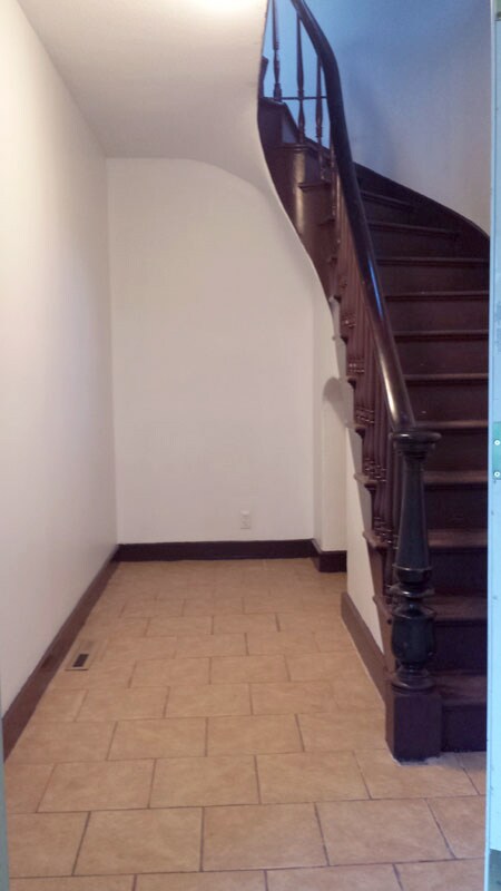 Entry Vestibule - 40 Lyon St