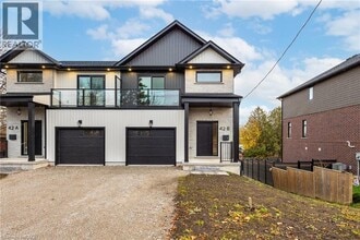 Building Photo - 42 Wellington St