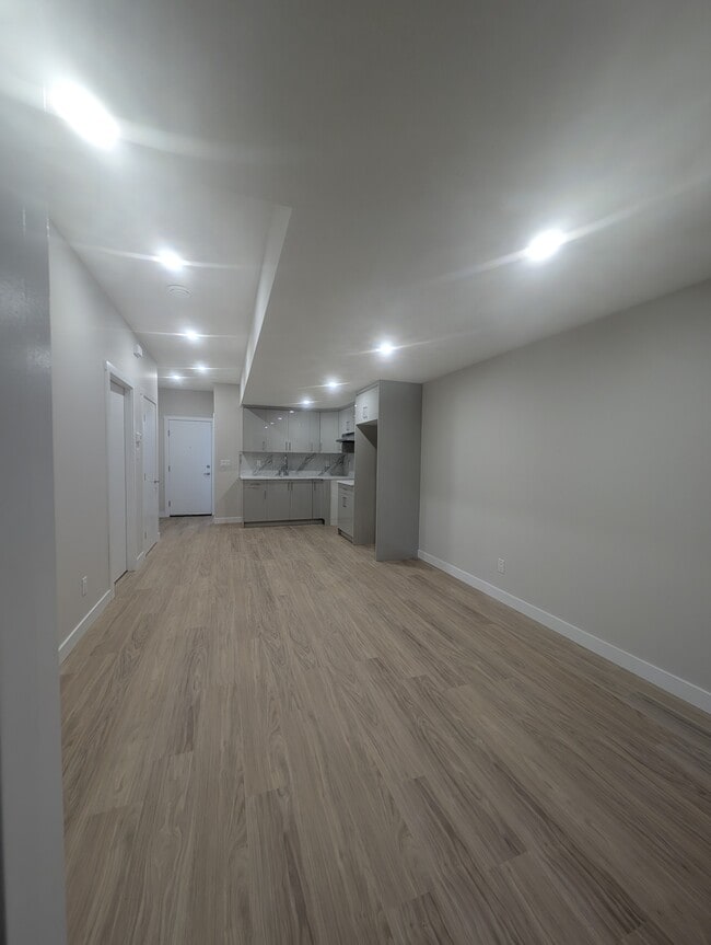 Building Photo - 355 Homestead Dr NE
