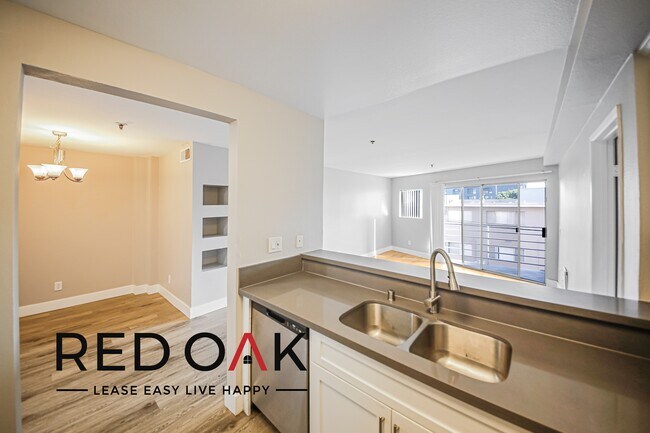 Foto del edificio - ~2 Weeks FREE~ Spacious, Beautiful Two Bed...