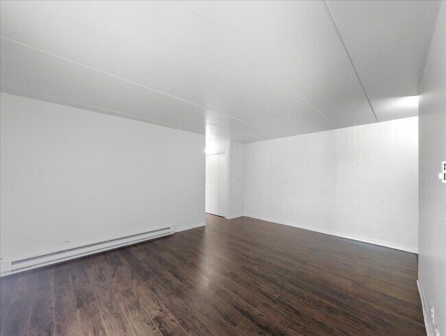 Foto del edificio - 350 S Main St