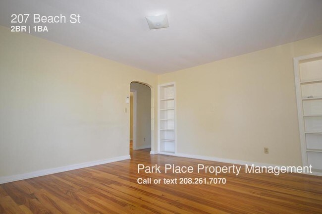 Foto del edificio - 207 S Beach St