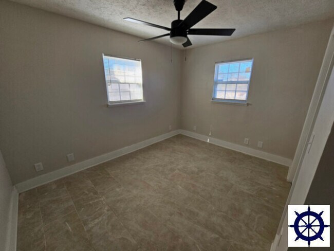 Foto del edificio - 7514 Jefferson Ave