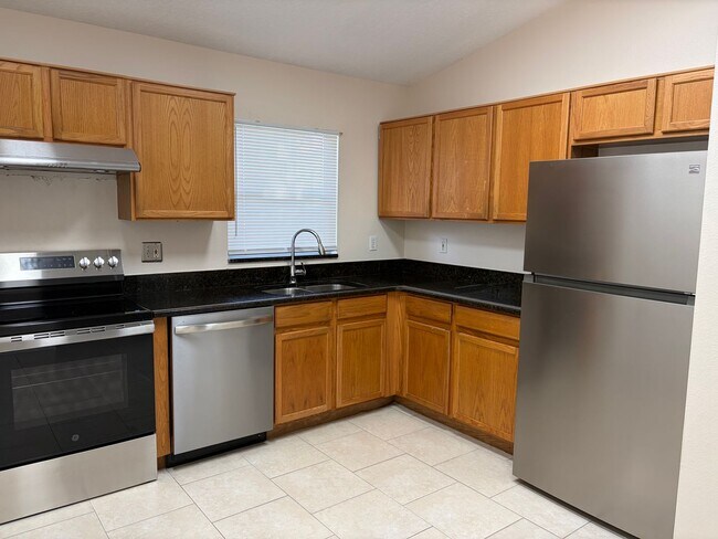 Foto del edificio - Spacious 3 Bd 2 Bth Home Available Now in Minneola!