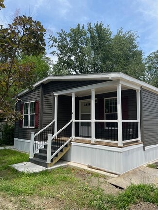 Building Photo - 7 Branette Ln
