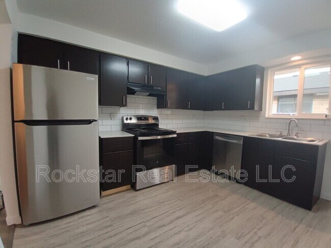 Foto del edificio - 222 E Crown Ave