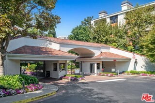 Building Photo - 2122 Century Park Ln