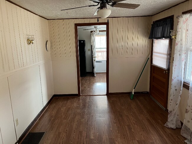 Foto del edificio - 550 Hopkins Rd