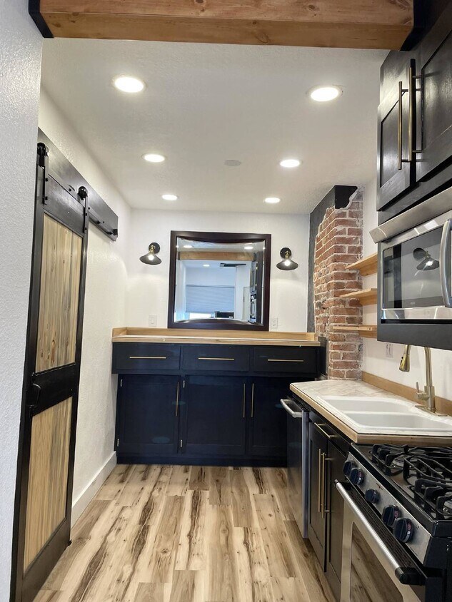 Foto principal - 111 16th Ave S